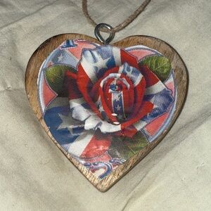 Patriotic confederate rose Heart-Shaped Wooden Art ornament NEW